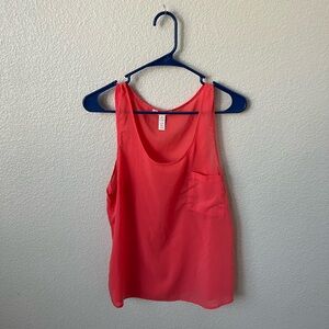 Women's Coral short sleeve Top size Medium